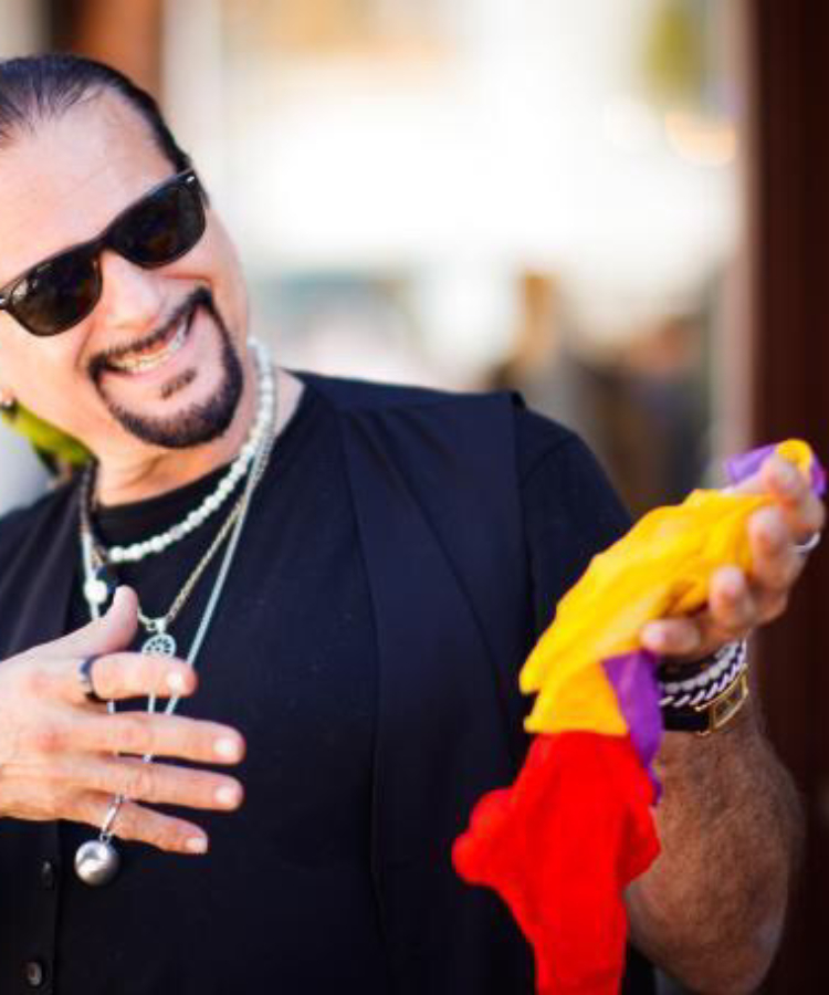 Amazing-Tomaso-hire-party-magician-south-florida (1)